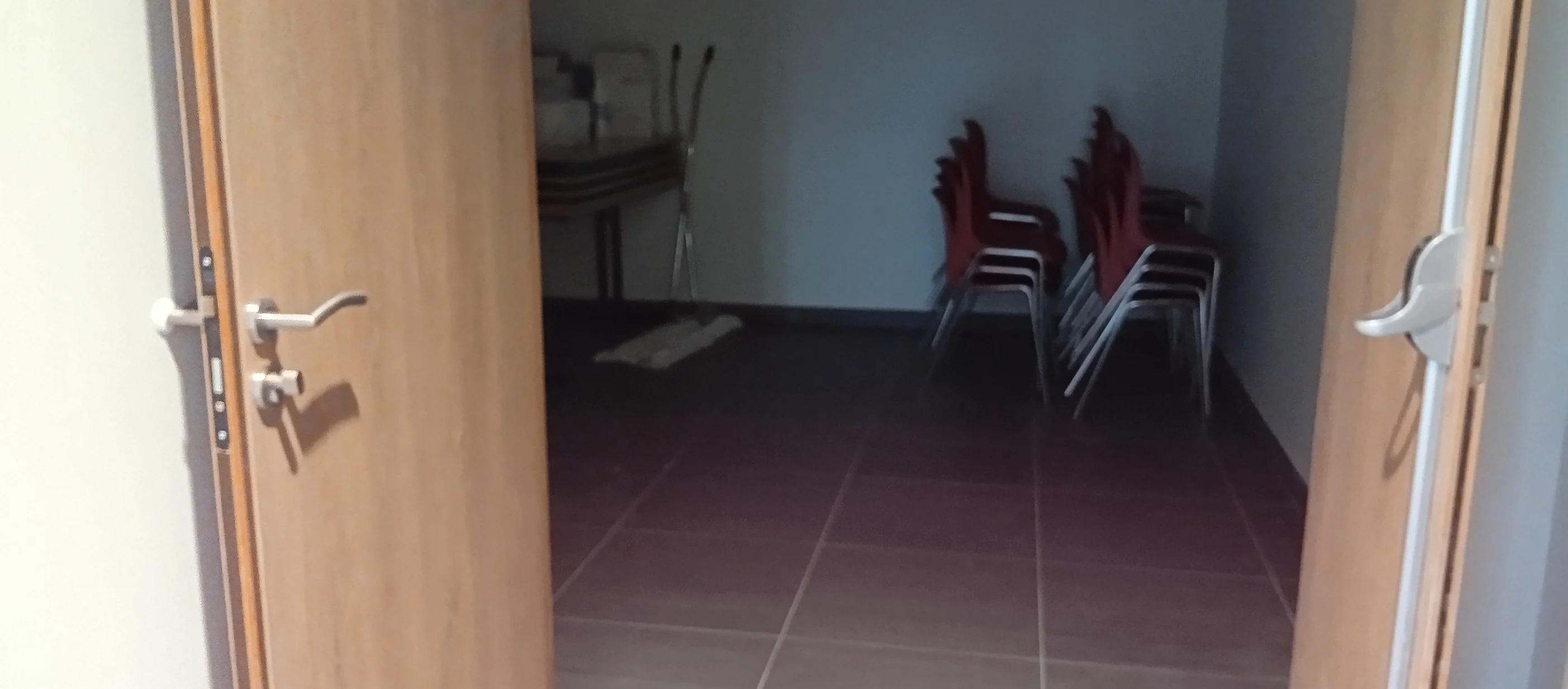 Box de rangement tables chaises 1